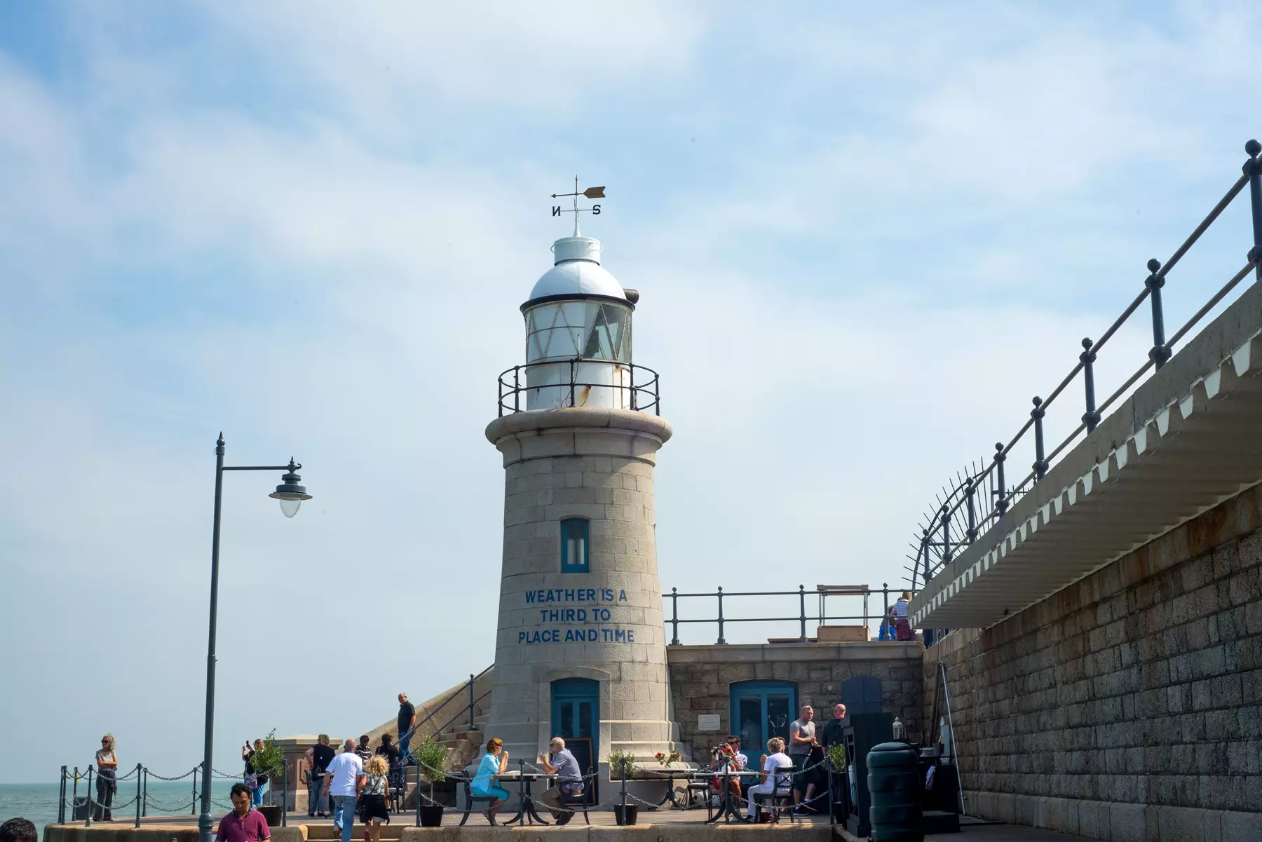 Folkestone Harbour Arm Lighthouse.jpg